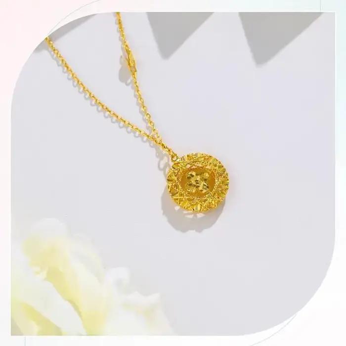 Collier avec pendentif attrape-rêves couleur or 18 carats