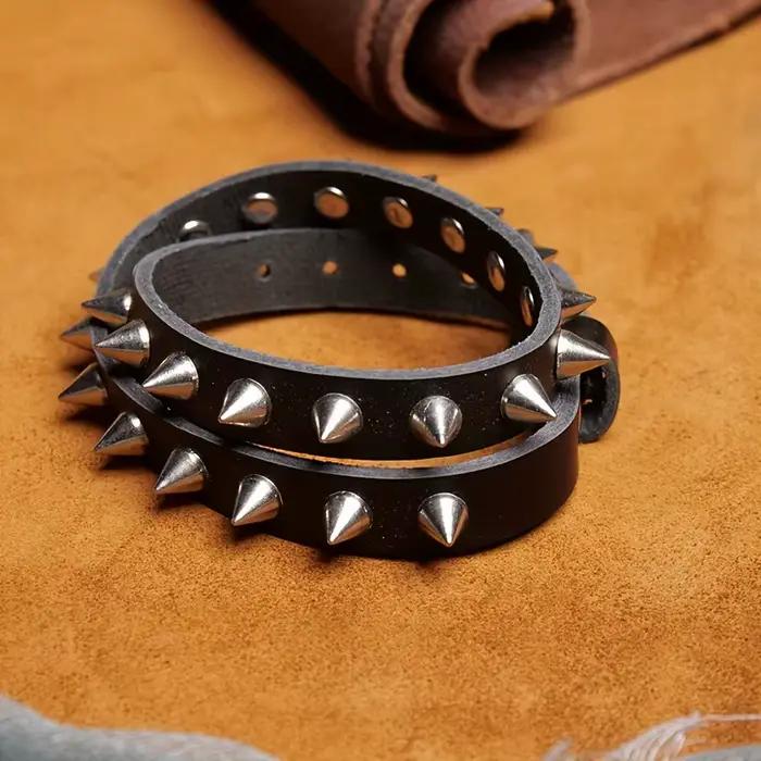 Bracelet en cuir fait main pour homme, style moto, à double rangée de rivets, idéal pour un usage qu