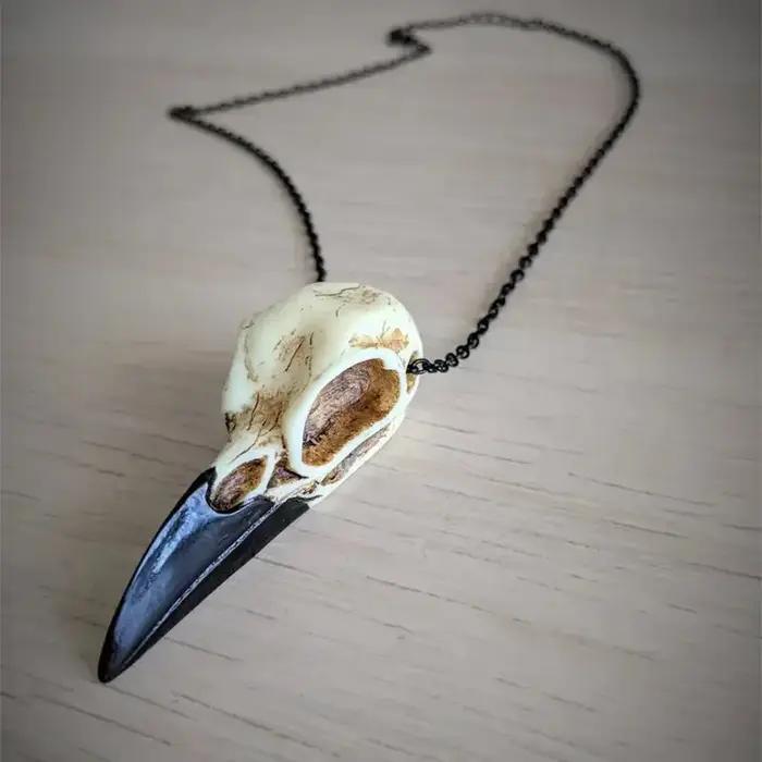 Collier crâne de corbeau