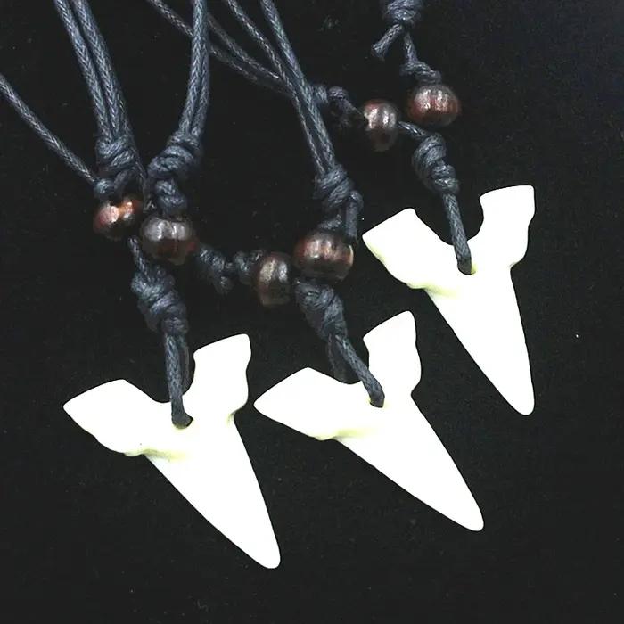 Collier de dent de requin Yak Sophia pour hommes et femmes