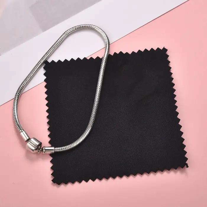 50 pcs/Lot 8x8 cm argent bijoux propre chiffon de polissage emballé individuellement doux