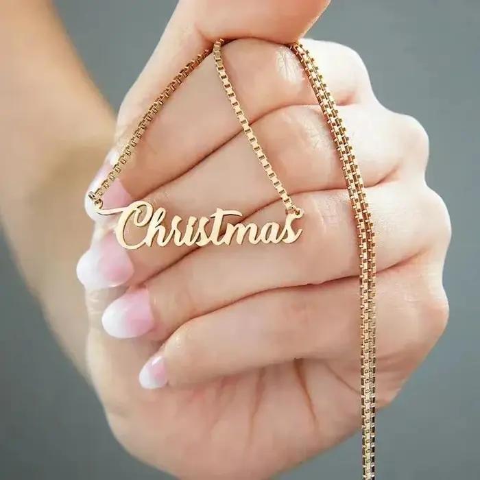 Chaîne de boîte personnalisée en acier inoxydable avec pendentif en forme de cœur et nom gravé pour femmes sorties nocturnes occasions spéciales