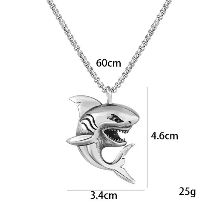 Collier requin pour hommes