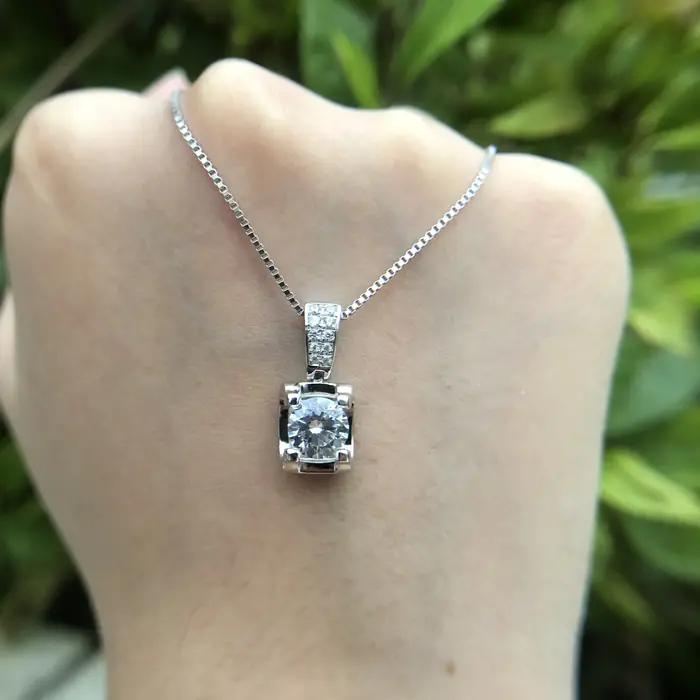 Collier pendentif diamant Moissanite coupe ronde