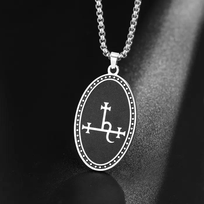 Collier ovale double face avec sigil de Lilith