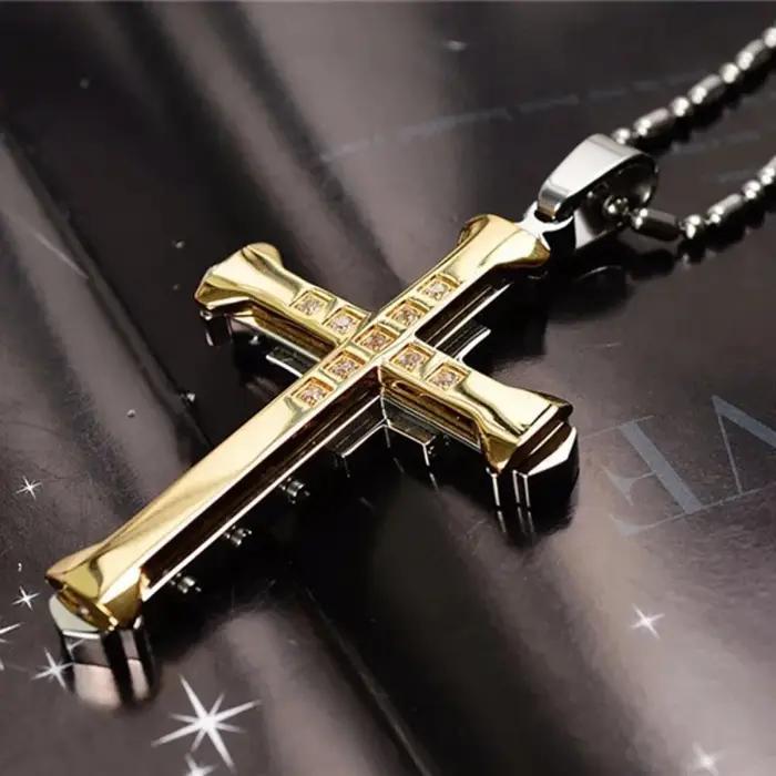 Pendentif croix de jésus en cristal pour homme