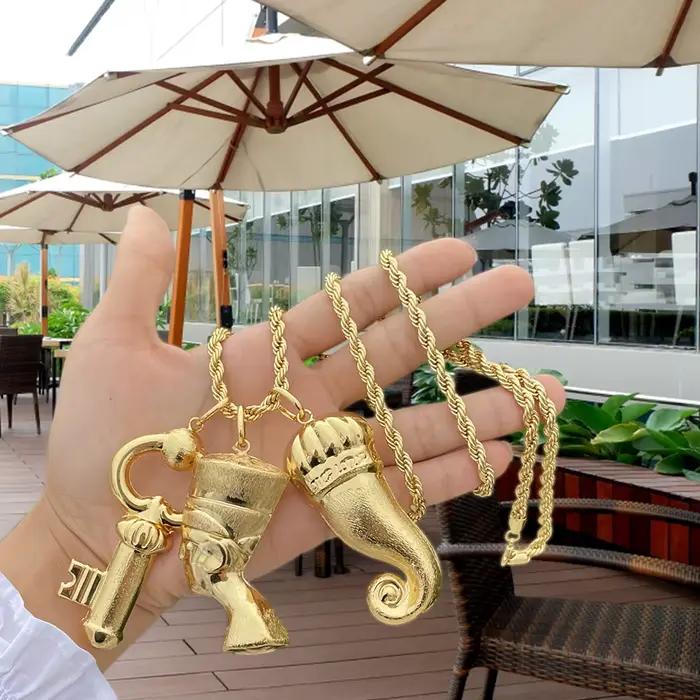 Collier couleur or YM serti de métal plaqué pour hommes et femmes occasions spéciales mariage et cérémonies élégantes