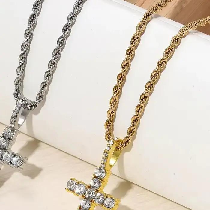 Collier croix pour hommes