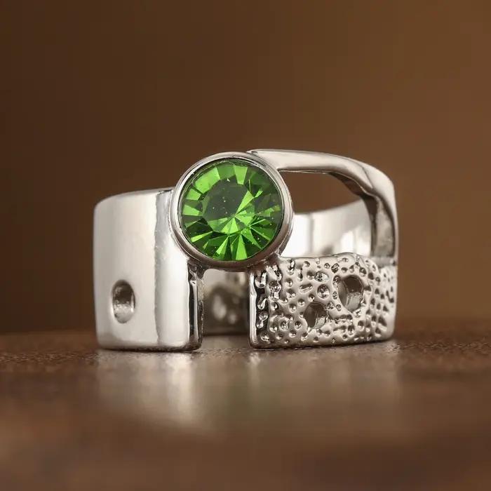 Bague ouverte de luxe texturée en cuivre avec pierre synthétique verte