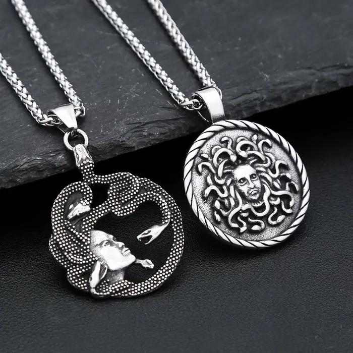 Collier gothique classique avec pendentif Medusa en acier inoxydable pour hommes et femmes occasions spéciales punk vintage