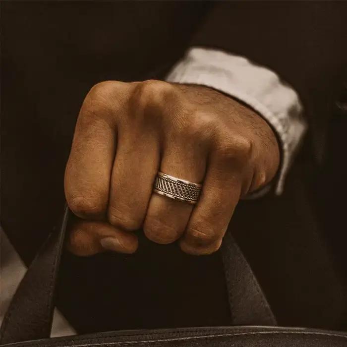 Bague géométrique minimaliste pour hommes
