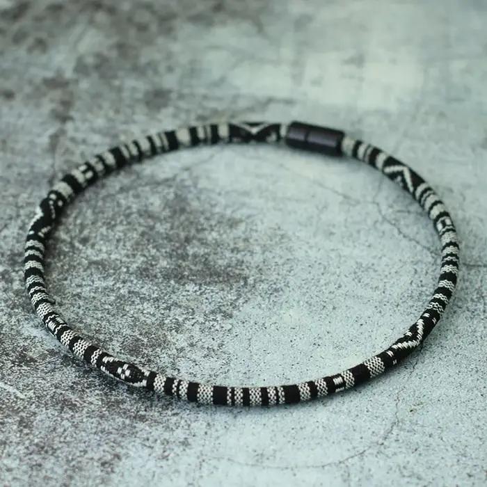 Collier en tissu bohème pour hommes