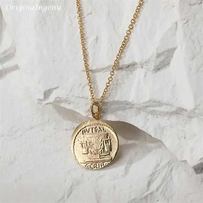 Collier de déesse de la fortune en métal doré personnalisable avec pendentif antique pour femmes occasions spéciales