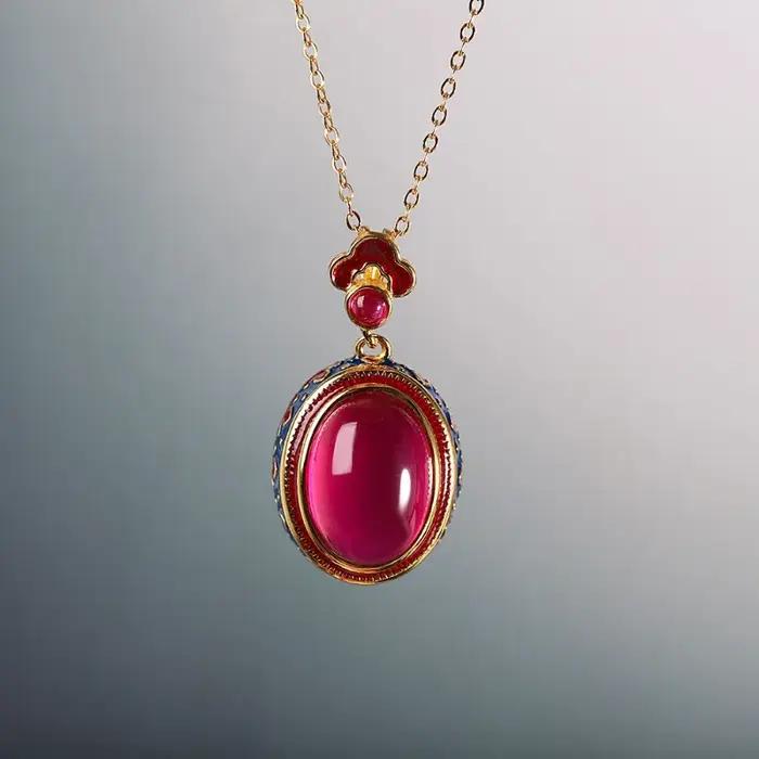 Pendentif nuages de bon augure en émail Vintage