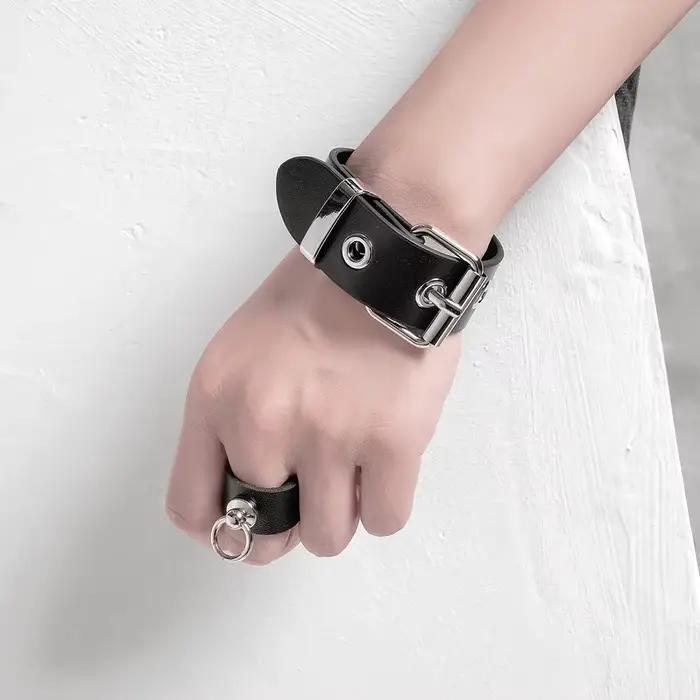 Bracelet noir punk cool pour femmes et hommes, bracelet vintage gothique réglable en PU, bijoux tendance, hip hop, rock, accessoires de danse Kpop