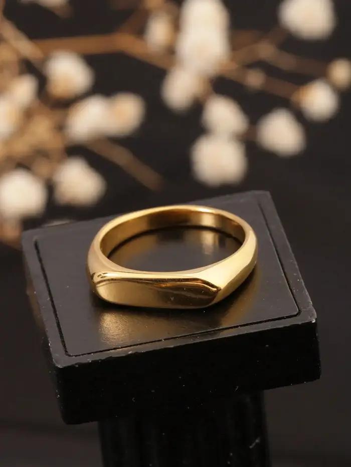 Bague signet géométrique lisse en forme de longue bande