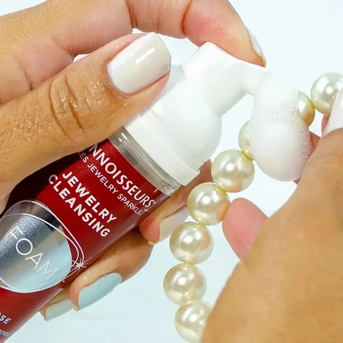 Mousse nettoyante pour bijoux Connoisseurs