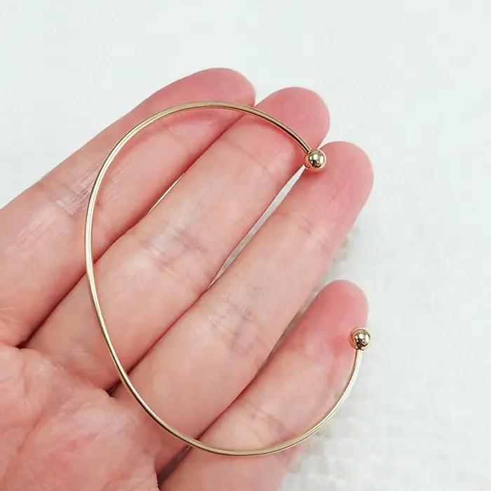 Bracelet jonc flexible en or rempli 14K de 7 pouces avec billes filetées de 2