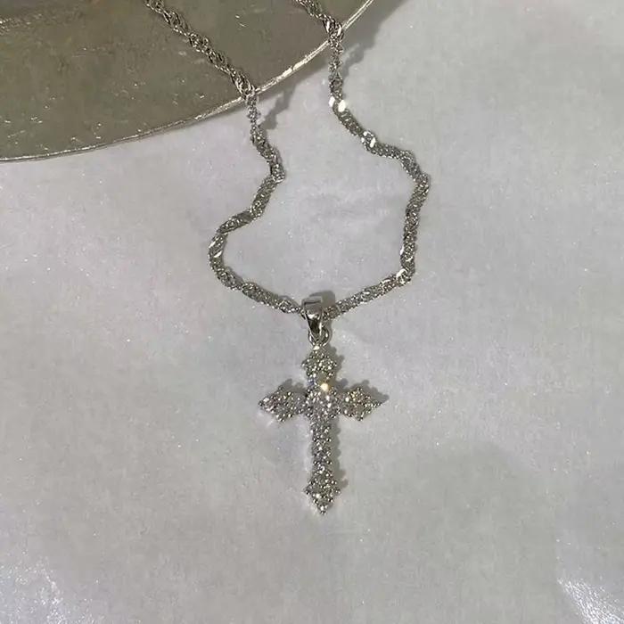 Collier pendentif croix en zircon cristal brillant pour femmes et filles Punk couleur argent chaîne fine bijoux de fête cadeau d'anniversaire occasions spéciales