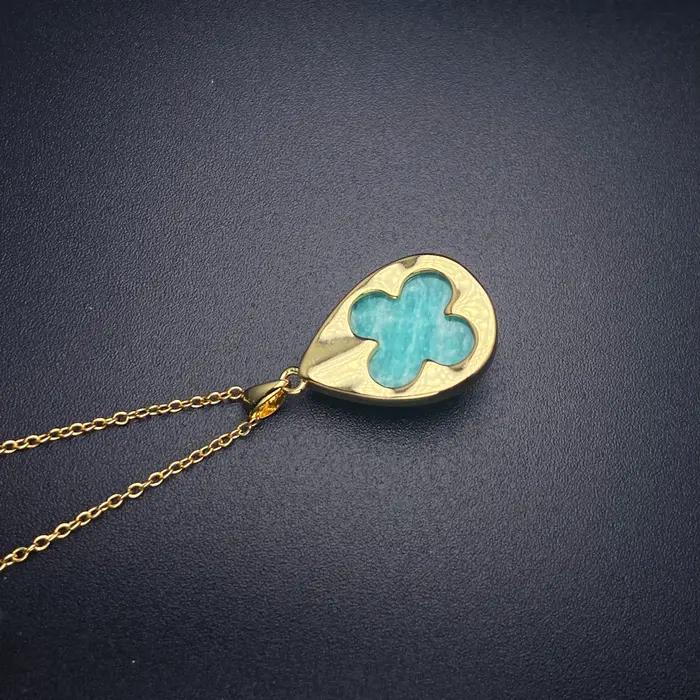 Élégant pendentif en amazonite naturelle