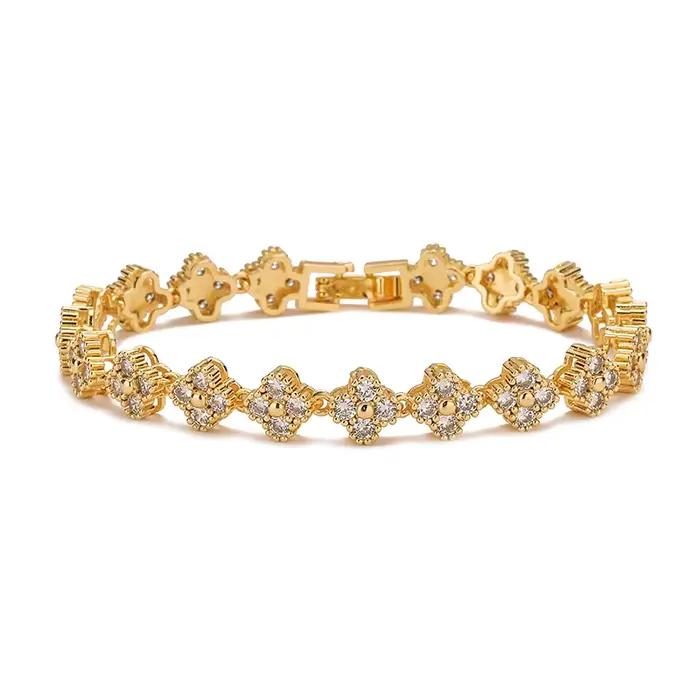 Ensemble de bijoux rétro en laiton plaqué or avec motif floral et zircone cubique blanche pour femmes occasions spéciales