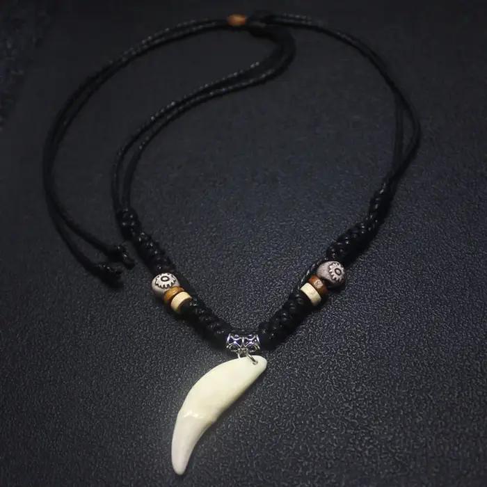 Collier à dents de loup pour homme