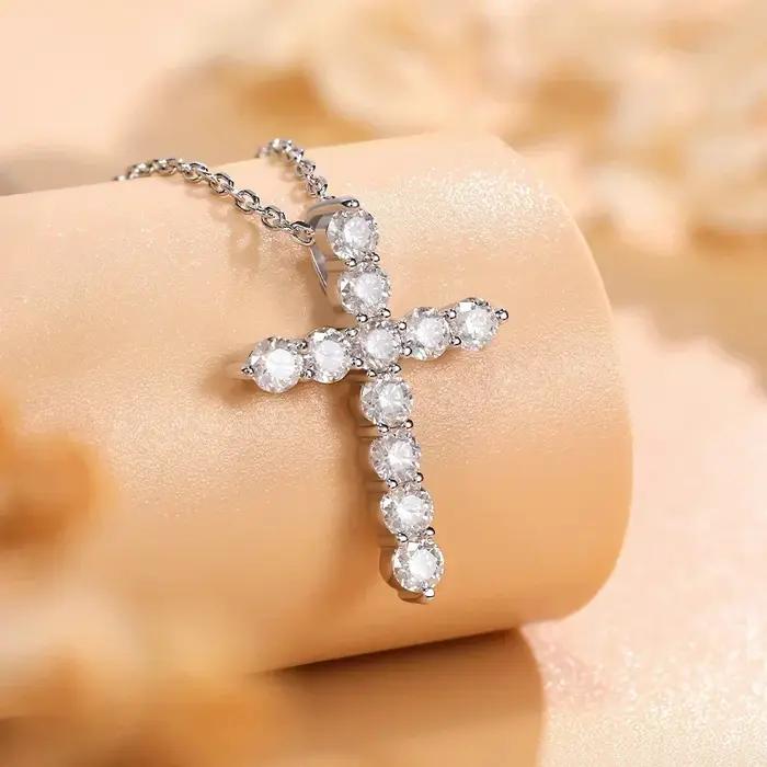 Pendentif croix en moissanite et argent sterling 925 pour femmes, bijou de prière et symbole de foi pour occasions spéciales