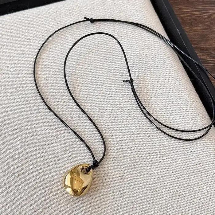 Collier réglable en cuir PU