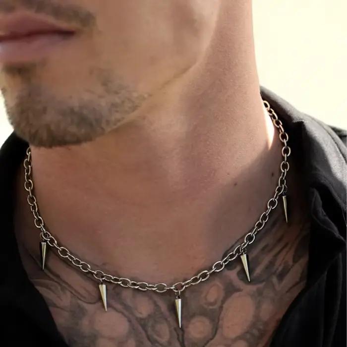 Collier à pampilles à rivets pour hommes et femmes