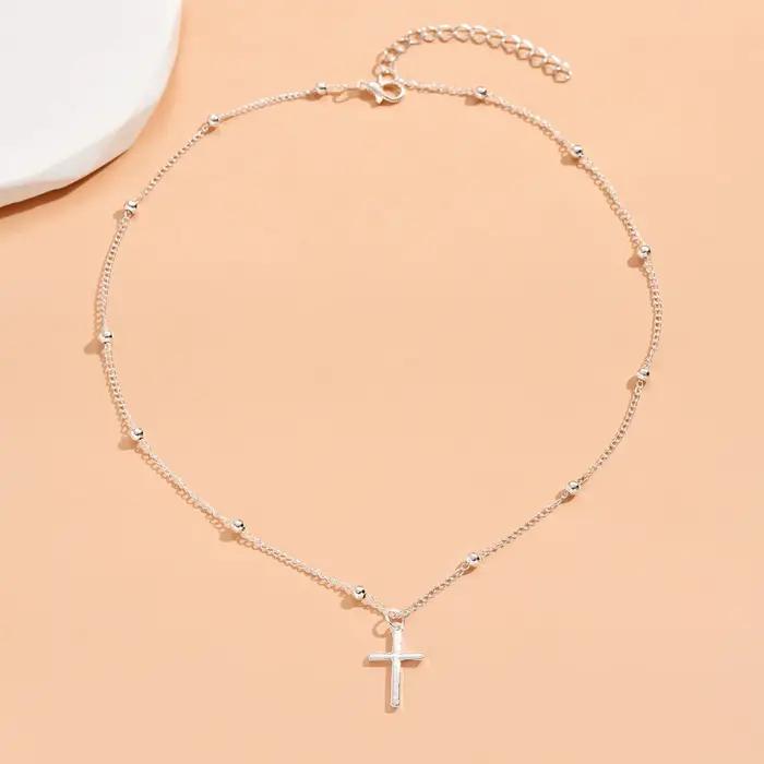 Collier croix en argent avec chaîne O acier inoxydable pour femmes élégantes occasions religieuses et soirées chic