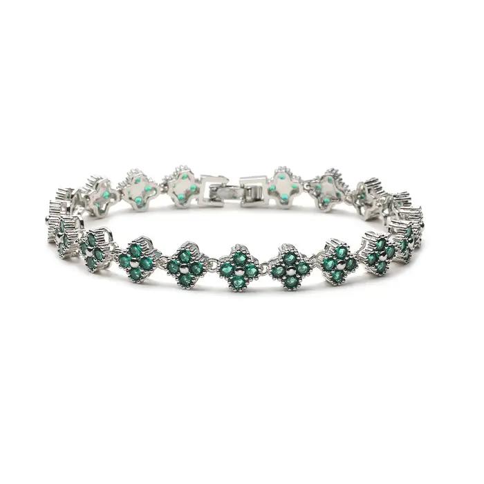 Ensemble de bijoux rétro en laiton plaqué or avec motif floral et zircone cubique blanche pour femmes occasions spéciales